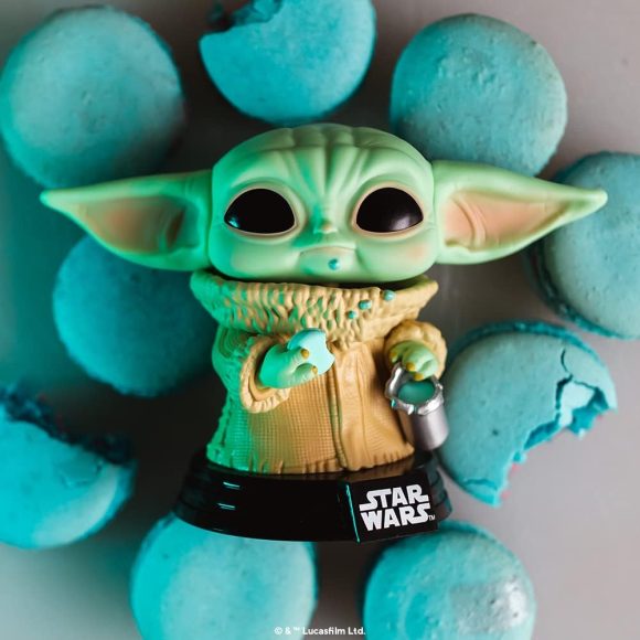 Funko POP! Star Wars: The Mandalorian - Grogu (The Child, Baby Yoda) with Cookie - Collectible Vinyl Figure - Gift Idea - Official Merchandise - for Kids & Adults - TV Fans Standard - Image 2